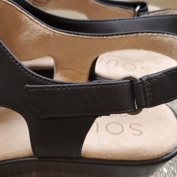 SOLD!!! SOUL by NATURALIZER Sandals - Size 8W - Picture 6 of 10